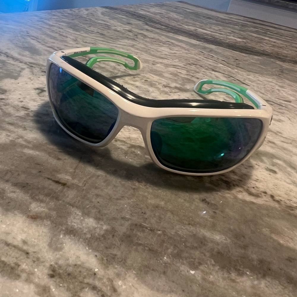 Race sunglasses